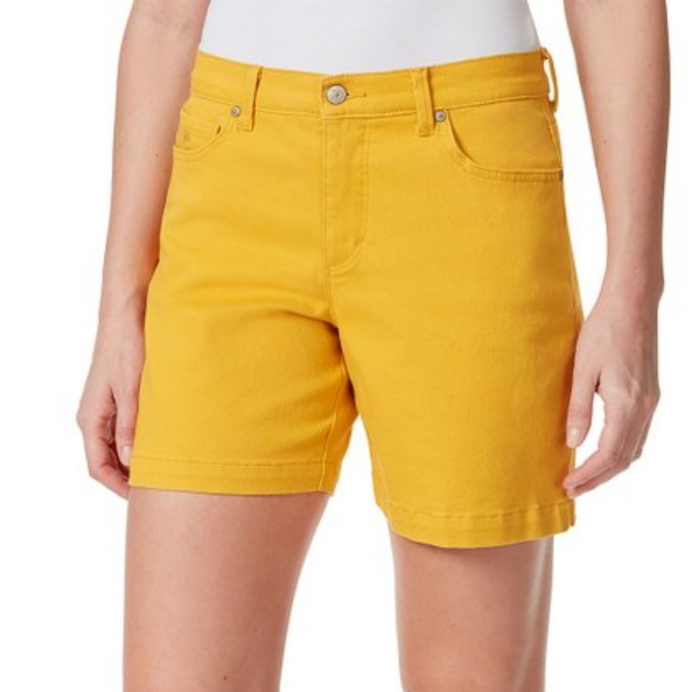 NWT "Gloria Vanderbilt Amanda" Classic Rise Shorts 14 Petite